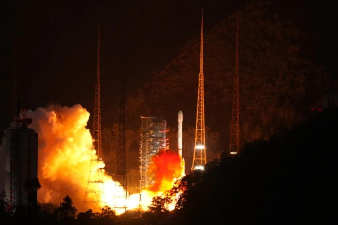 长征三号乙成功发射巴基斯坦通信卫星，中巴航天合作再结硕果