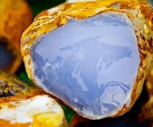每天认识一种宝石——玉髓