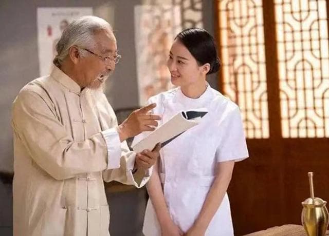 俗话说：“早上洗澡灭阳气，晚上洗澡生湿气”，什么时间洗澡最好