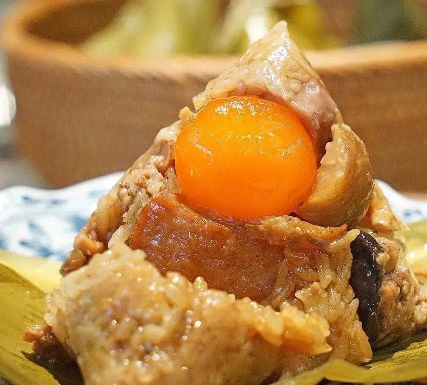 揭秘咸蛋黄工业化生产：蛋清变身食品添加剂等多重用途