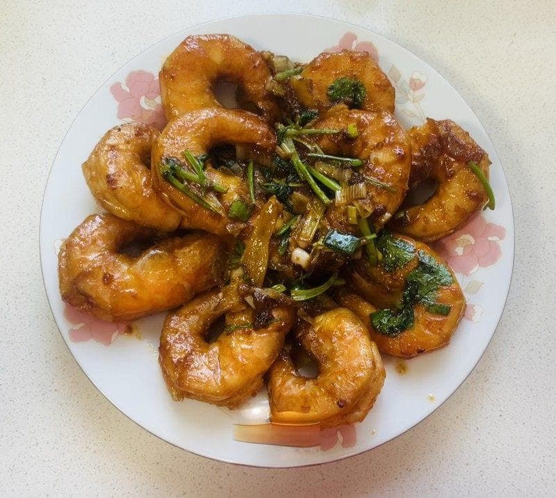 油焖大虾的做法：鲁菜四大名菜之一的烹饪指南