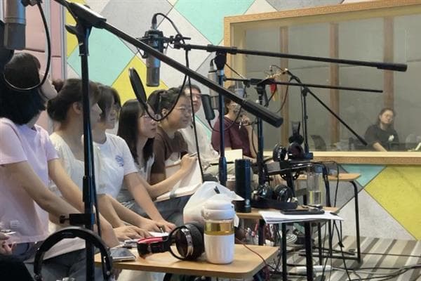 配音技巧：如何通过调整音调、音量和共鸣改变声线