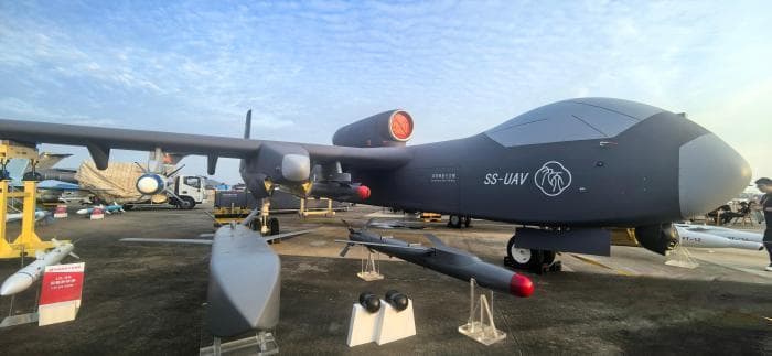“无人航空母机”“九天”重型无人机亮相中国航展