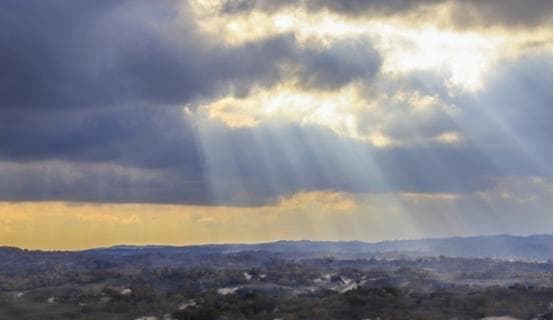 探索 | 太阳光到达地球需要8分钟还是一瞬间？