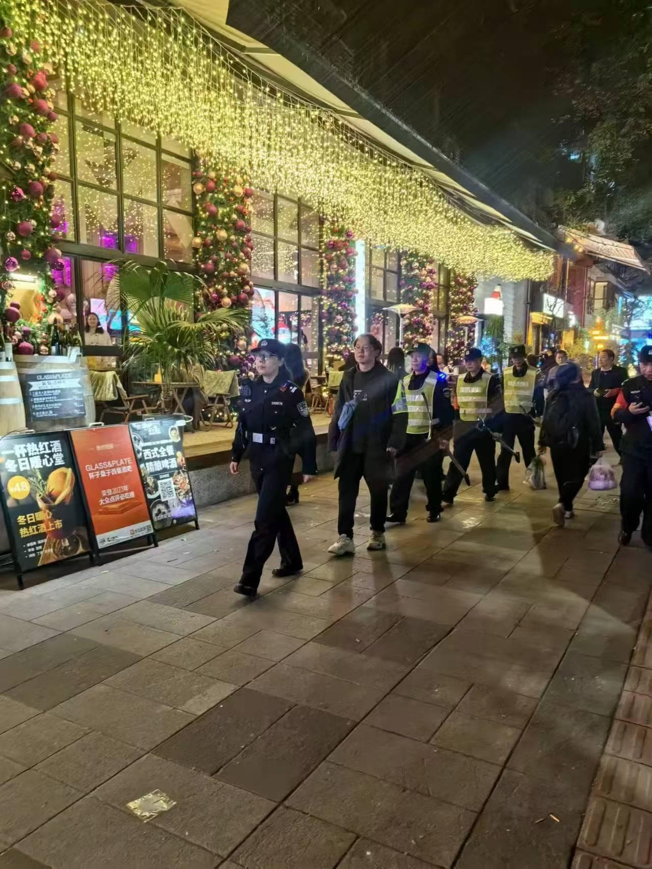 “网红”街区夜经济影响居民生活怎么办？一套“组合拳”解难题