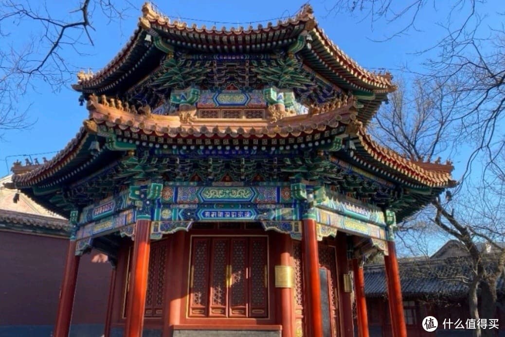雍和宫：皇家寺院的历史与文化之旅