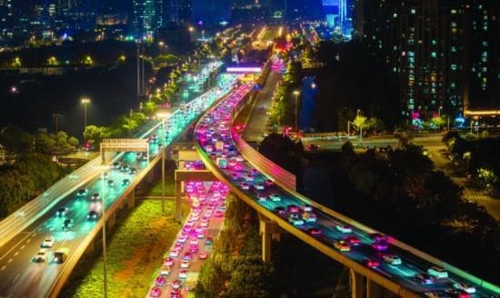 南京免费过江通道早晚高峰将“限外牌” 过江拥堵能否缓解？