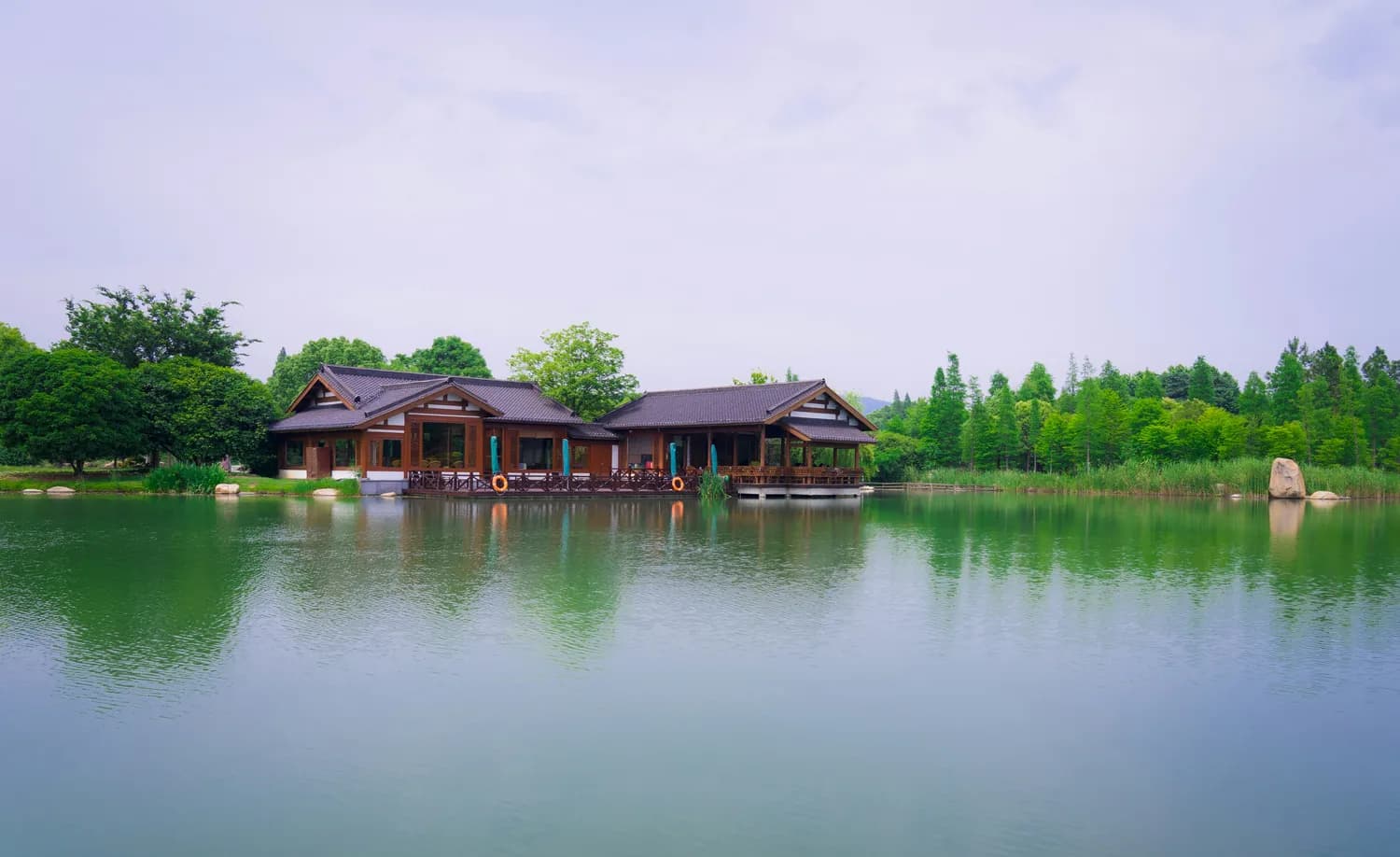 熙和湾摄影全攻略：客家建筑拍摄技巧与景点推荐