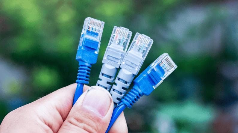 网络线缆与Wi-Fi：一场连接速度与灵活性的较量