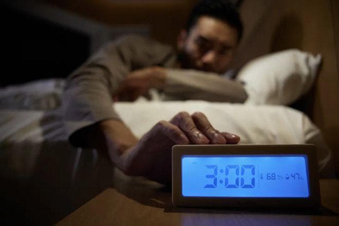 千亿级睡眠市场丨褪黑素补剂向左，天然食补向右