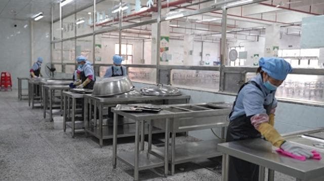 江华：开展食堂卫生大扫除 严控开学用餐安全