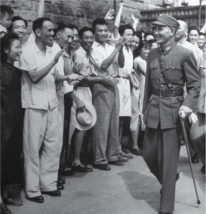 蒋介石是如何成为国民党一把手的？政治是无情的，也是残酷的