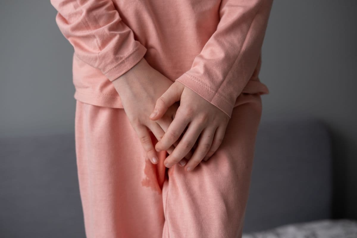 打喷嚏就漏尿？医生揭秘：女性尿失禁原因、类型与治疗选择