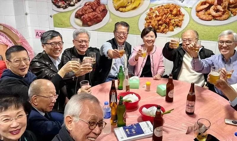 黄仁勋香港演讲释放信号：看好大湾区，预测机器人未来