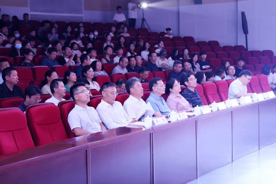 省教育厅副厅长刘林亚到河南财经政法大学与师生共上一堂焦裕禄精神思政大课
