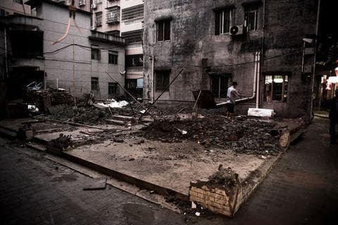如何投诉举报违建房屋