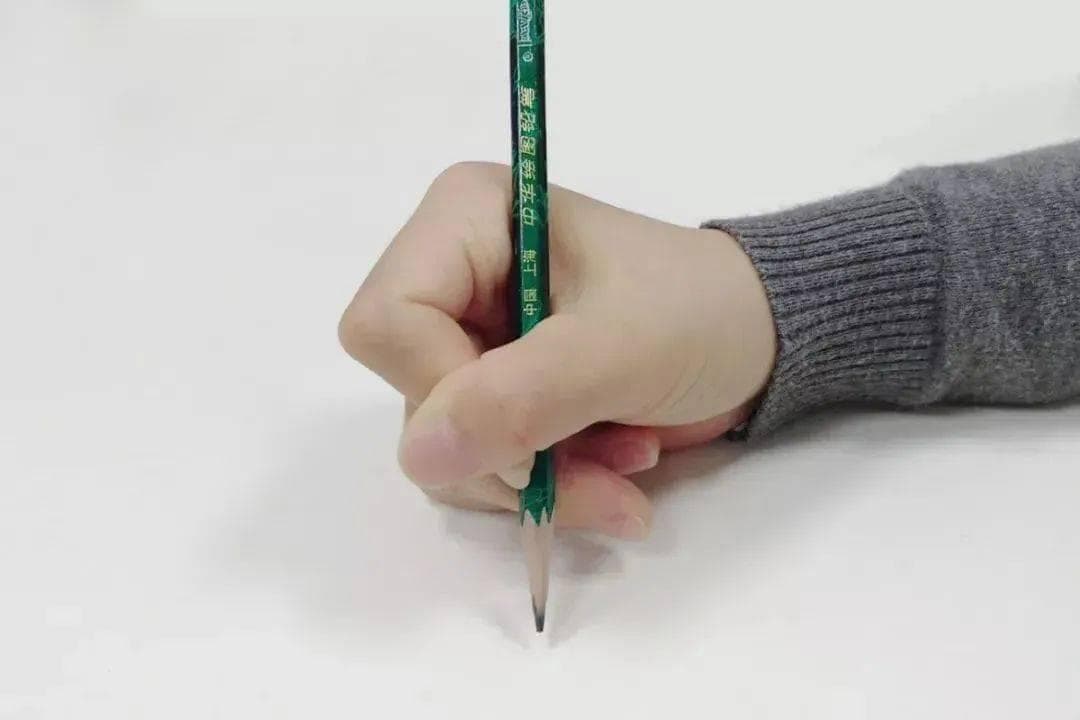 【幼小衔接】控笔训练，从正确的握笔姿势开始！