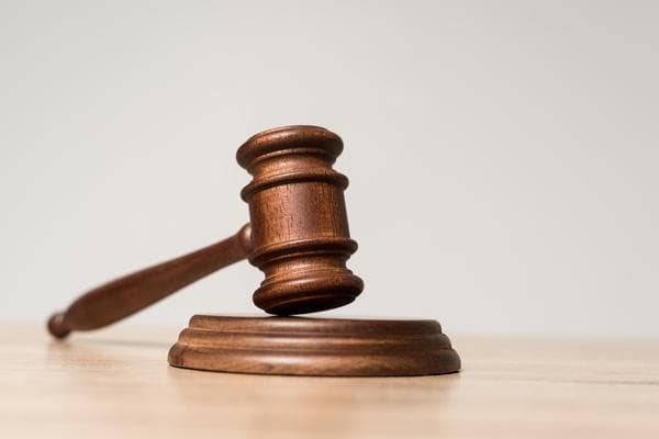 庭审中案由能否变更 探究法律实践中的争议问题