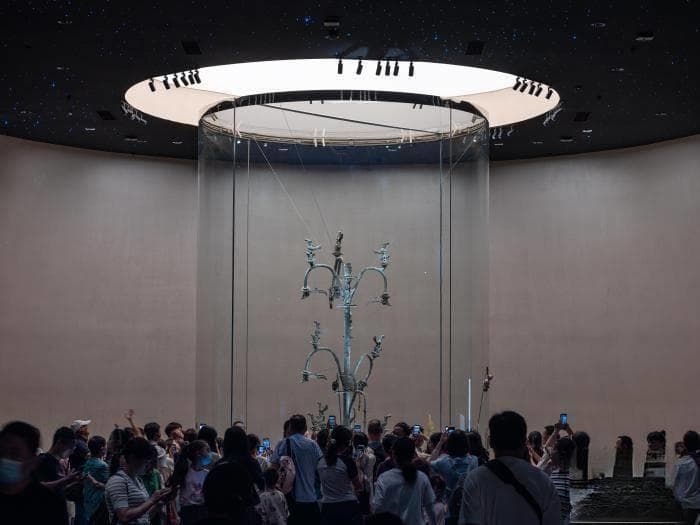 三星堆青铜神树：古蜀先民“通天梦”的现实样本