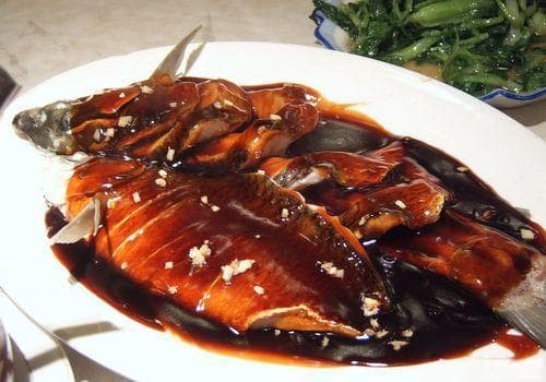 探秘西湖醋鱼：一道承载千年文化的江南美食