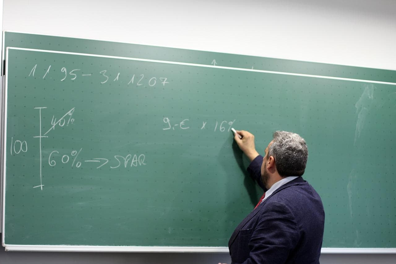 学西点千万别去当学徒，揭秘学徒与正规教育的差异及考量因素