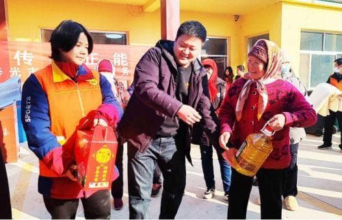 寿光暖冬公益行：爱心物资免费领