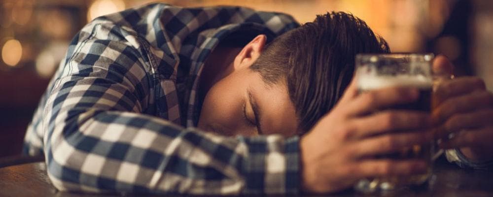 醉酒后身体会怎样？7大症状及8种缓解方法全解析