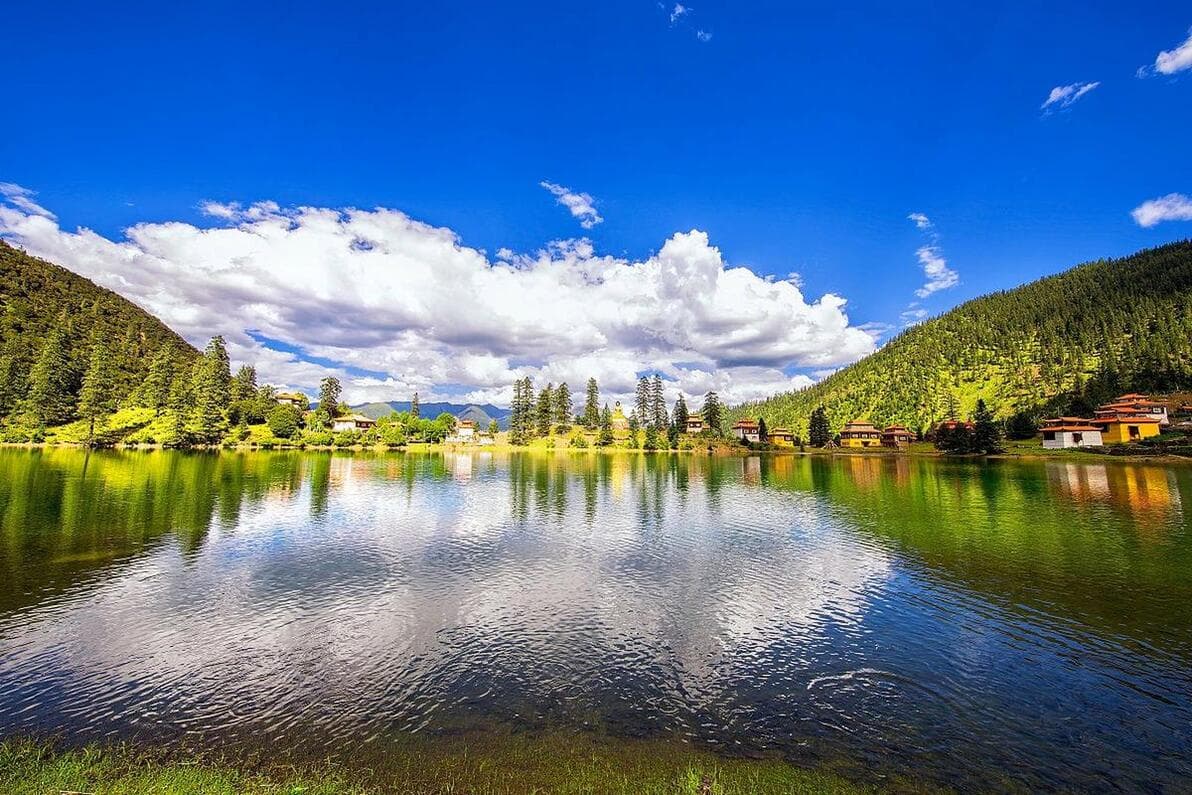 香格里拉旅游攻略：必去十大景点排行榜，邂逅人间净土的梦幻之美