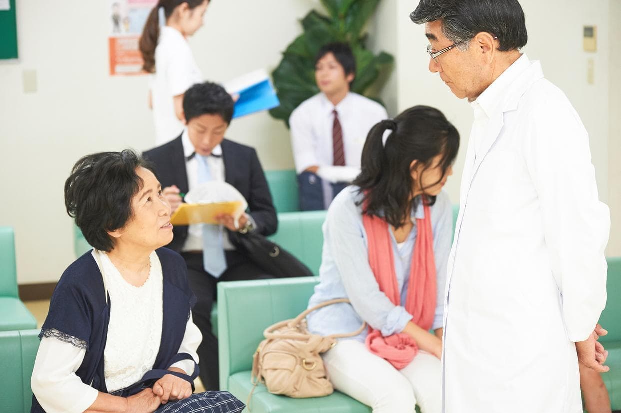 老年卡在哪里办理？全面解读办理地点与类别