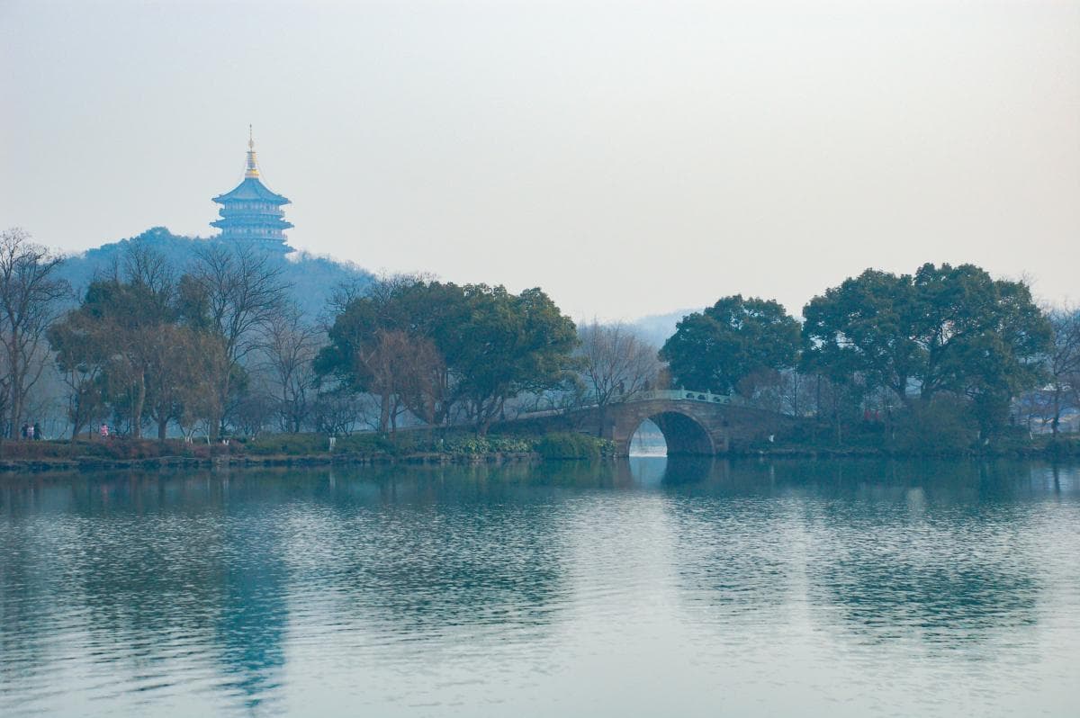 七首古诗词里的西湖美景