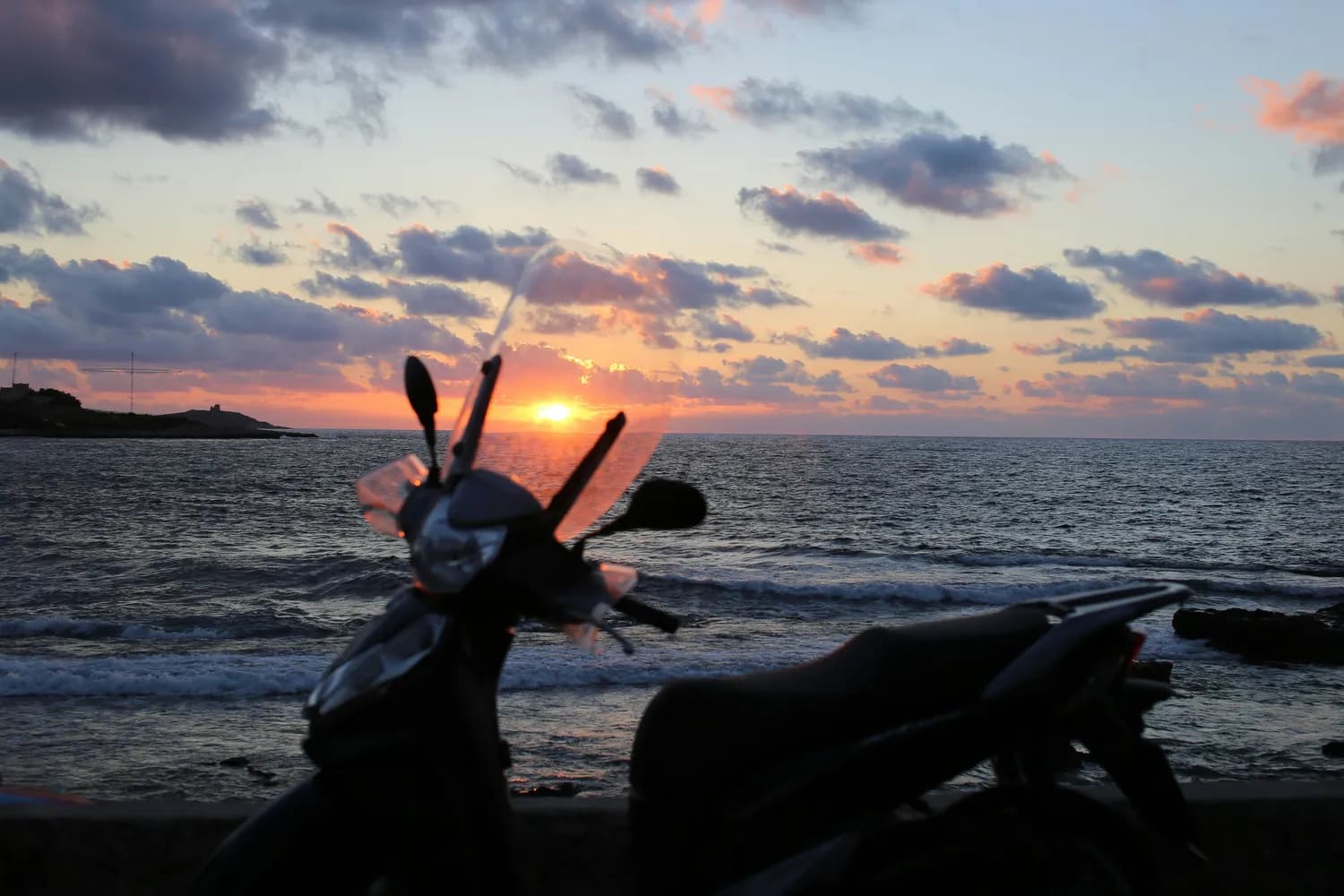 海南岛摩旅攻略：三条路线，总有一条让你心动