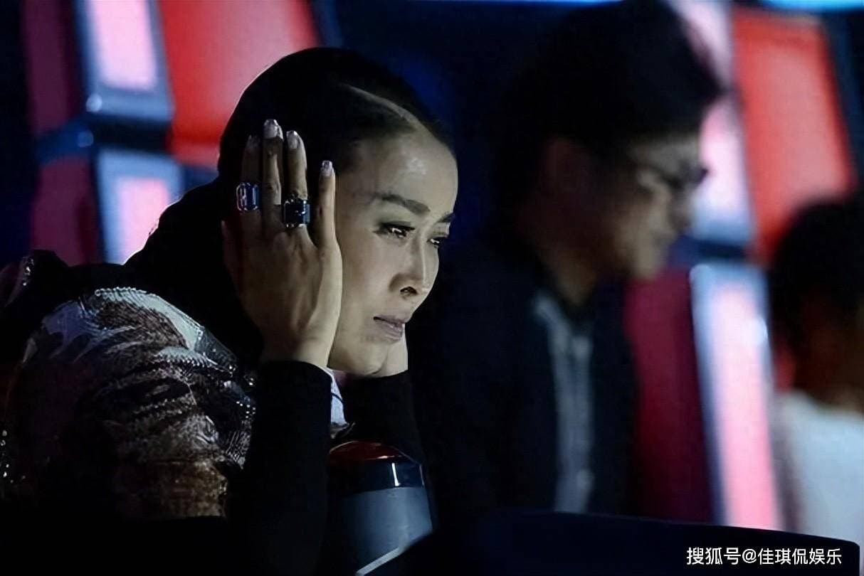 外媒评中国十大歌手，邓紫棋仅排第五，那英没上榜，冠军实至名归