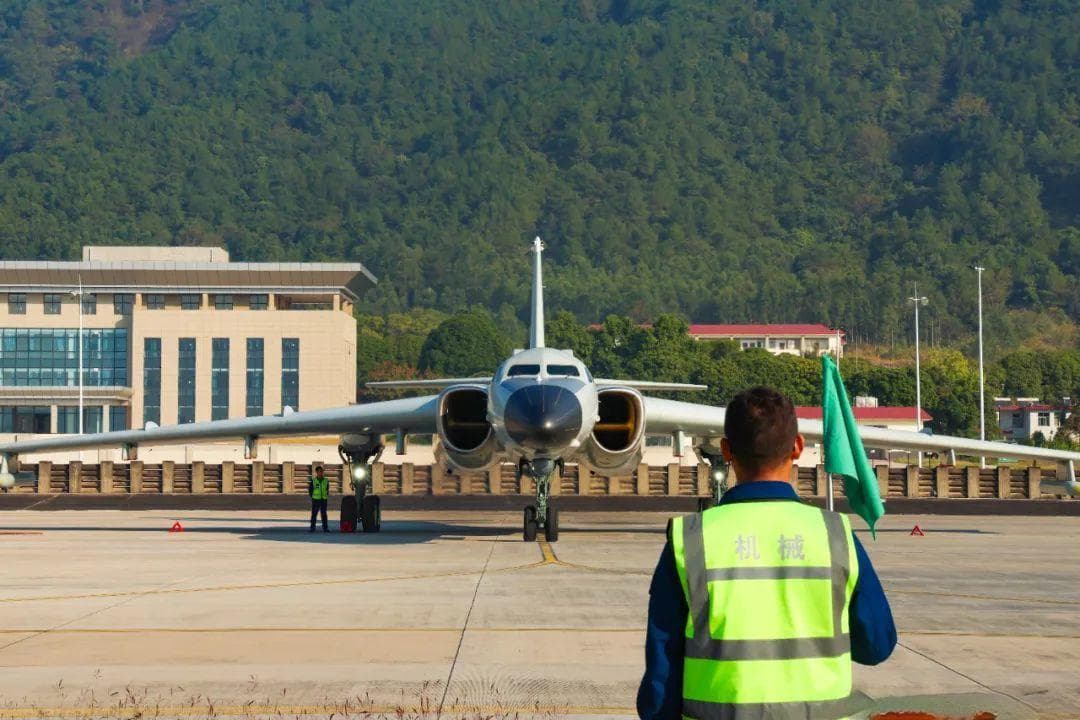 昼夜连续出击，南部战区空军提升全天候作战能力