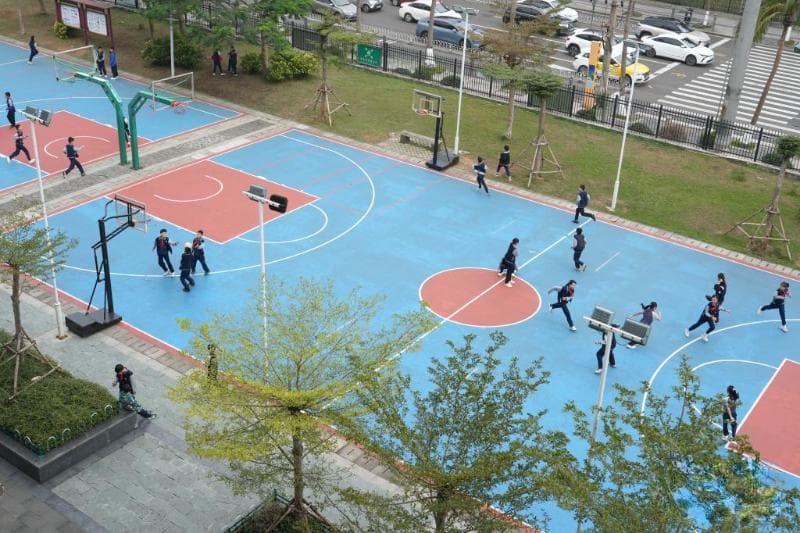 海南：开学第一天 课间“动起来”