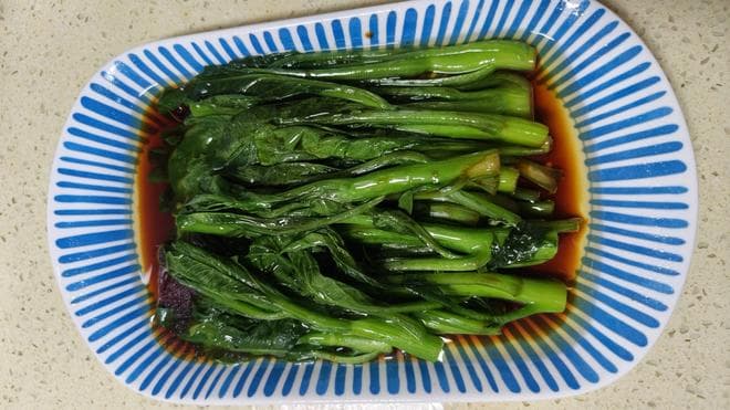 白灼菜心：一道简单的粤菜美味