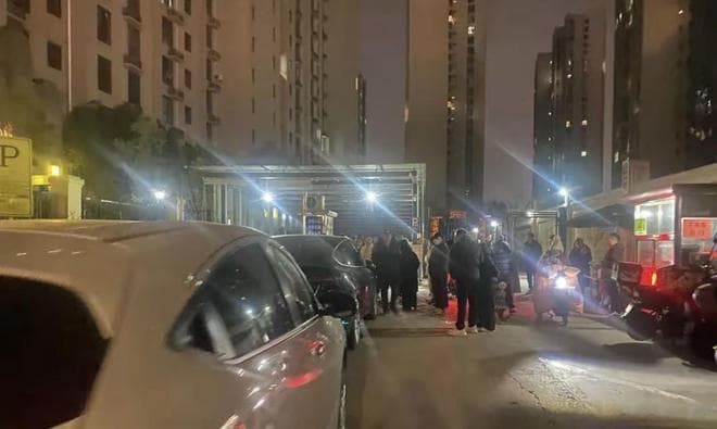 西安一小区业主与物业因车位出售爆发纠纷，18万一个引争议