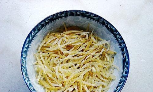 三丝银鱼羹：一道美味又健康的家常菜