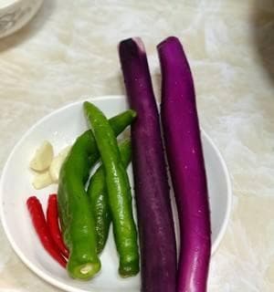 如何正确洗茄子以确保食品卫生（教你一招，让你的茄子更健康）
