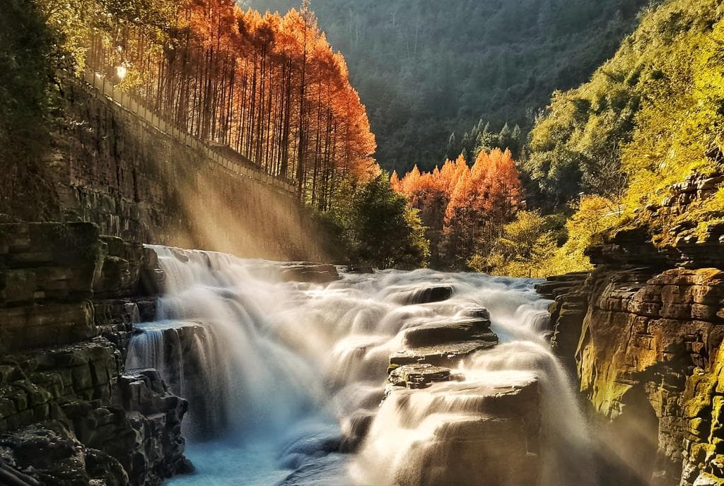 腾龙洞秋景