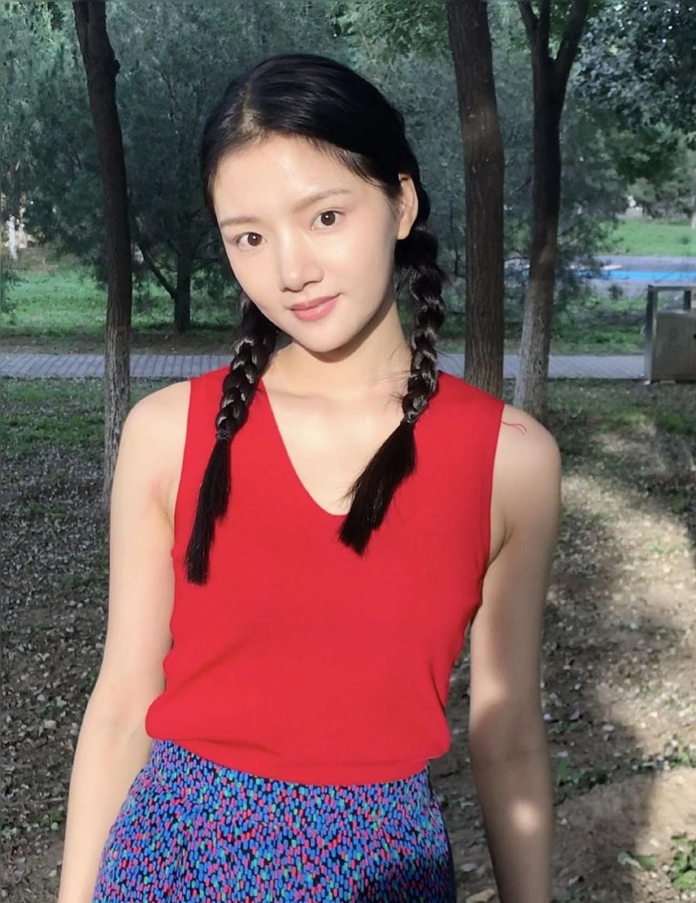 任敏瘦身引争议，演艺圈审美标准亟待重塑