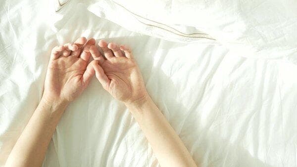 每天睡醒后手部肿胀？可能是这5个原因