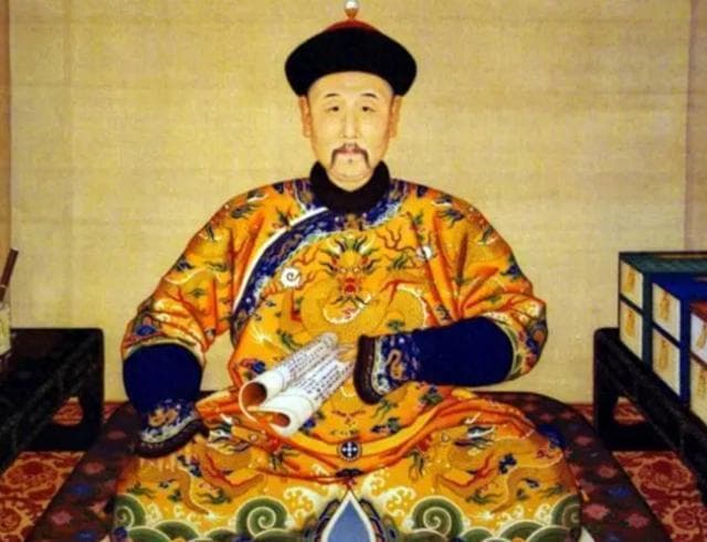 秦始皇为何自称"朕"？把"朕"字拆开来看看，原来大有内涵