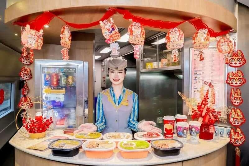 探访！高铁盒饭是怎样“诞生”的？