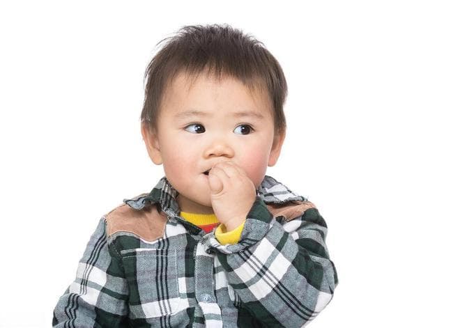 孩子手上长倒刺，其实是身体在“求救”，父母别不在意