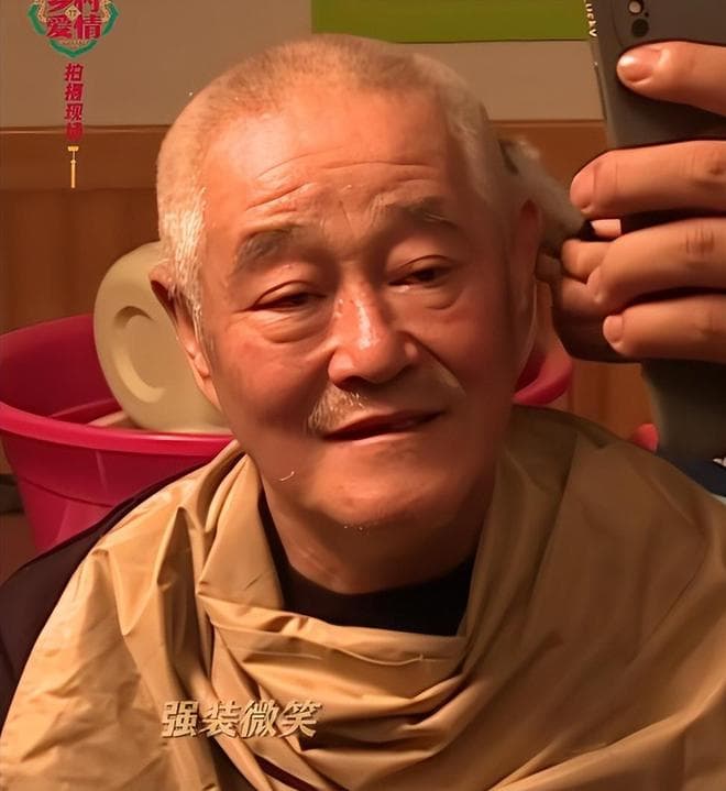 赵本山为《乡村爱情17》剃光头：一个老艺术家的执着与坚持
