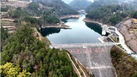 红花岗区：无人机“智慧”巡河助力河湖管护