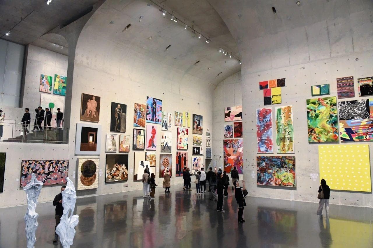 龙美术馆（西岸馆）四大展览同时启幕，700多件作品呈现不同代际的艺术表达