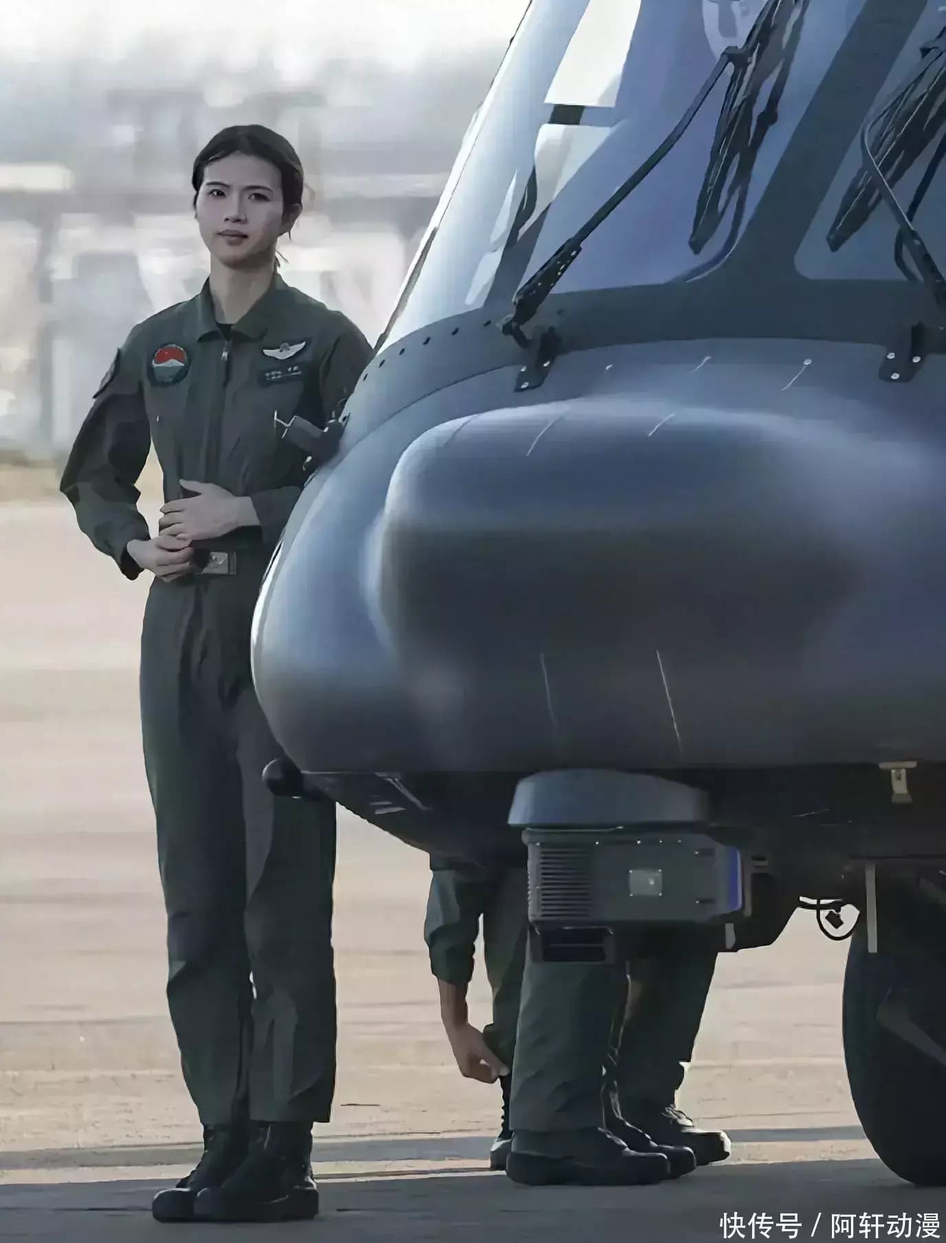 中国最美女飞行员徐枫灿：从恐高少女到驾驶直-20的航空新星