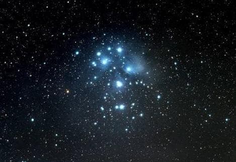 璀璨昴宿星团：宇宙中的神秘舞者
