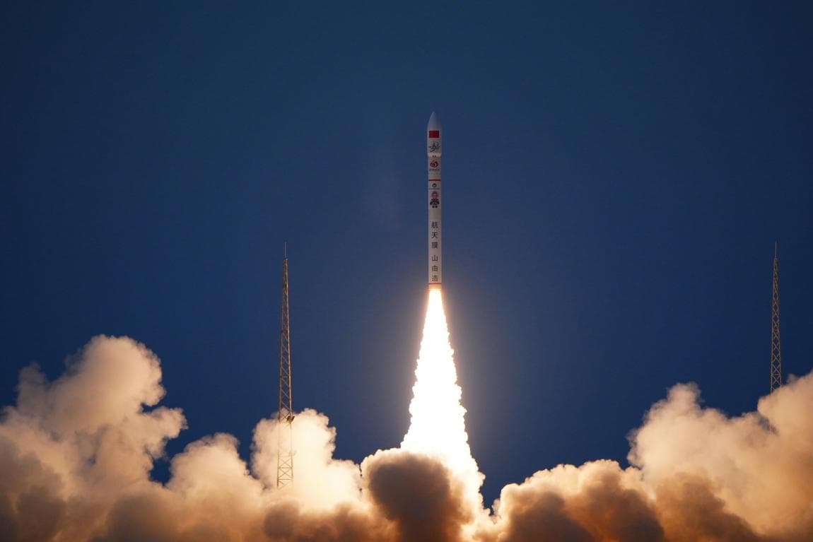 一箭五星！首枚“四川造”民营商业运载火箭发射成功